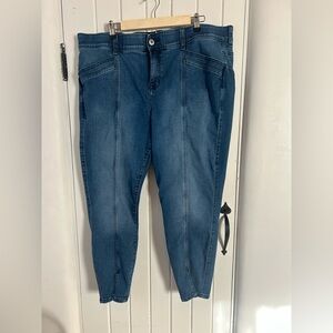 Torrid Bombshell Skinny Jeans 22R